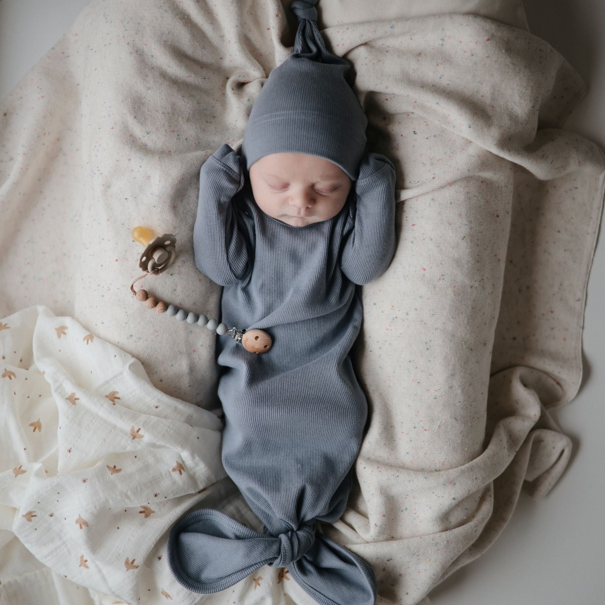 Pacifiers and Baby Sleep: Responsive and Safe Use